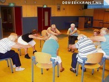 Zittend op een stoel tóch gymmen!